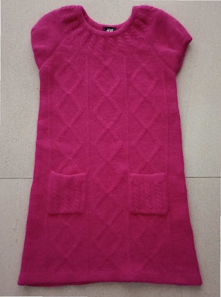 H&M Mädchen Strickkleid Kleid Gr. 122 / 128 Top Zustand