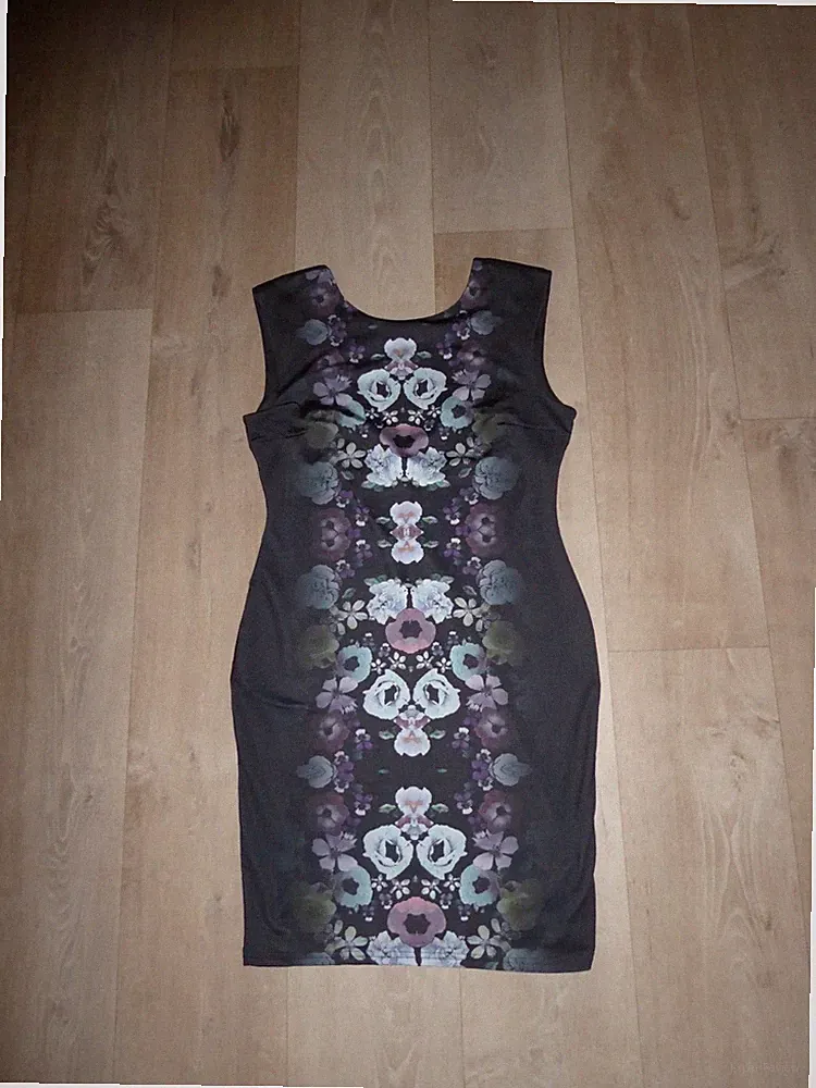H&M Stretch Kleid Etuikleid Minikleid Ärmellos Festlich Geblümt Gr.40 **w.NEU**