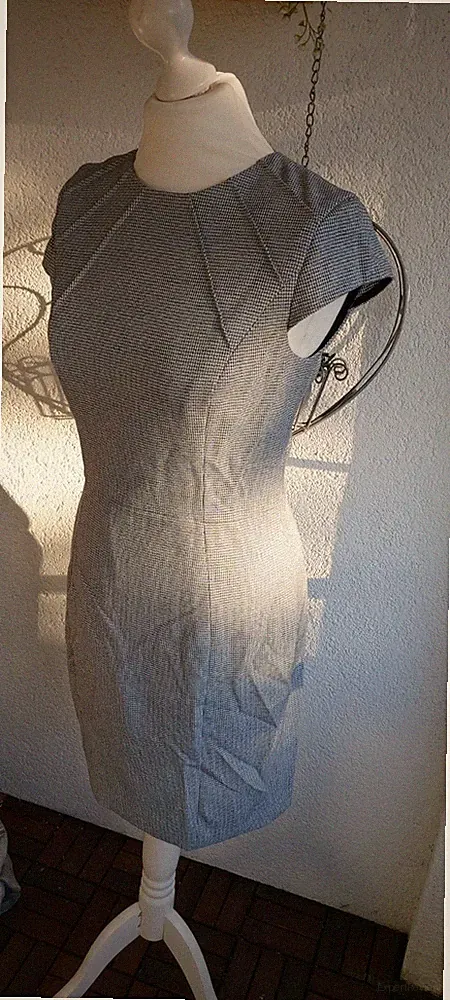 H&M Traumhaftes Etuikleid Gr.36/38 kleinkariert Hahnentritt tailliert Slim wNEU