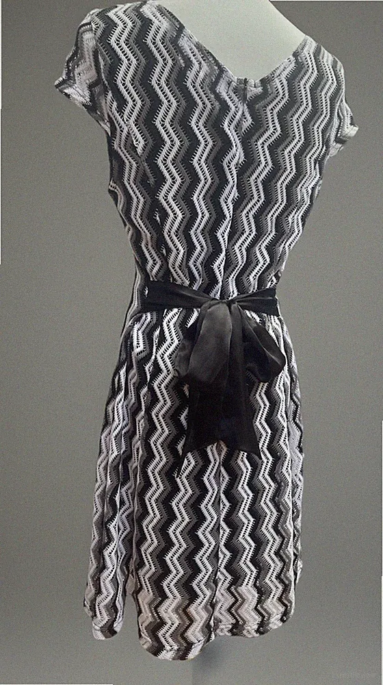 Häkelkleid Zick-Zack, Zacken Muster Schwarz/Weiss/Grau Gr.42/44 Businesskleid
