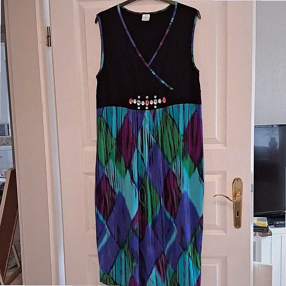 Harmony Damen Midikleid A-Linie V-Ausschnitt ärmellos Rauten Gr. 46