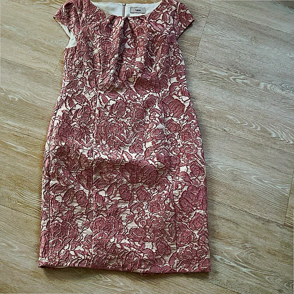 HEINE Damen Etuikleid rosa/beige Jacquard Blumen Kurzarm knielang RV