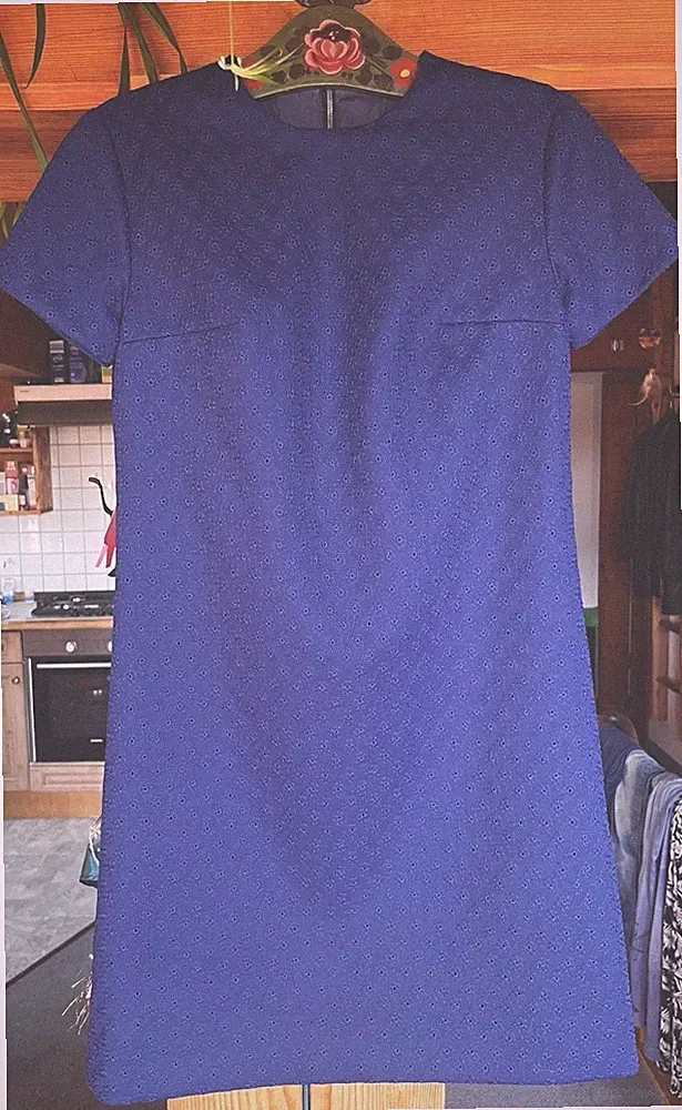 HERRLICH BLAUES 38 40 KLEID 💙 LUFTIGES LOCHMUSTER; Cocktailkl; Salsa; Somm