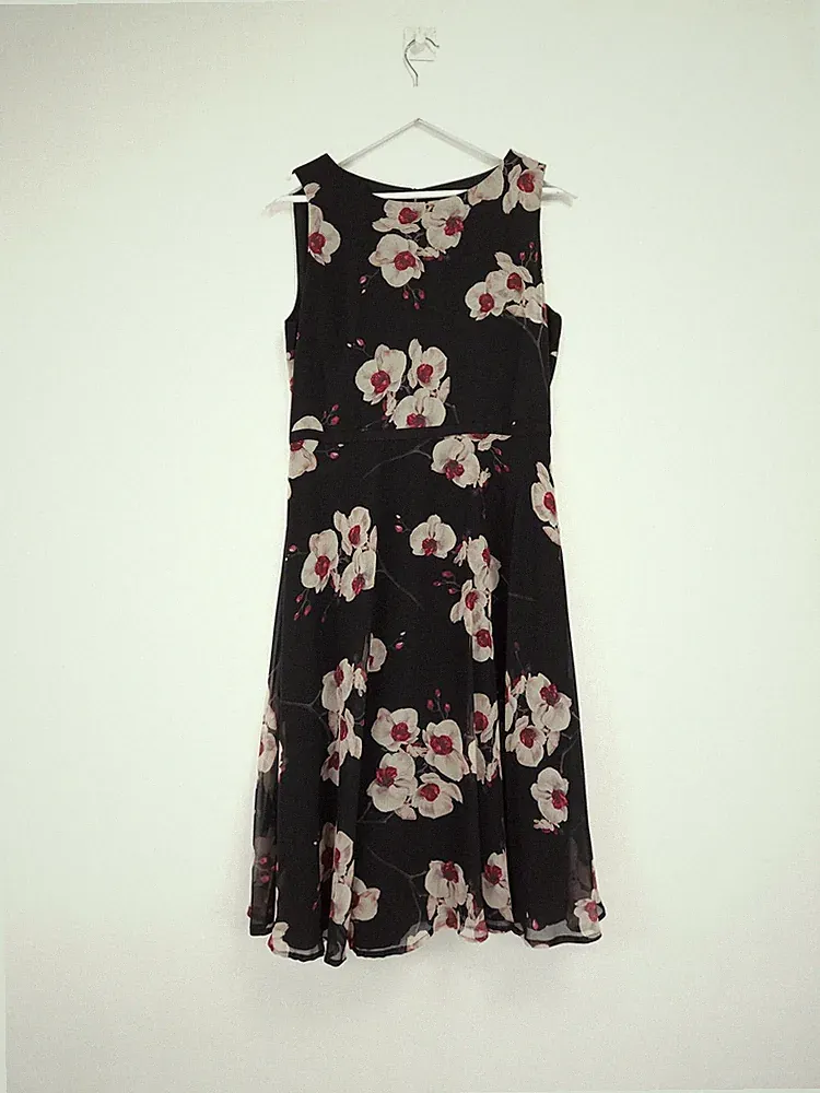 Hobbs Carly Kleid Größe 14 schwarz Blumen Chiffon Fit Flare Midi Hochzeitsgast