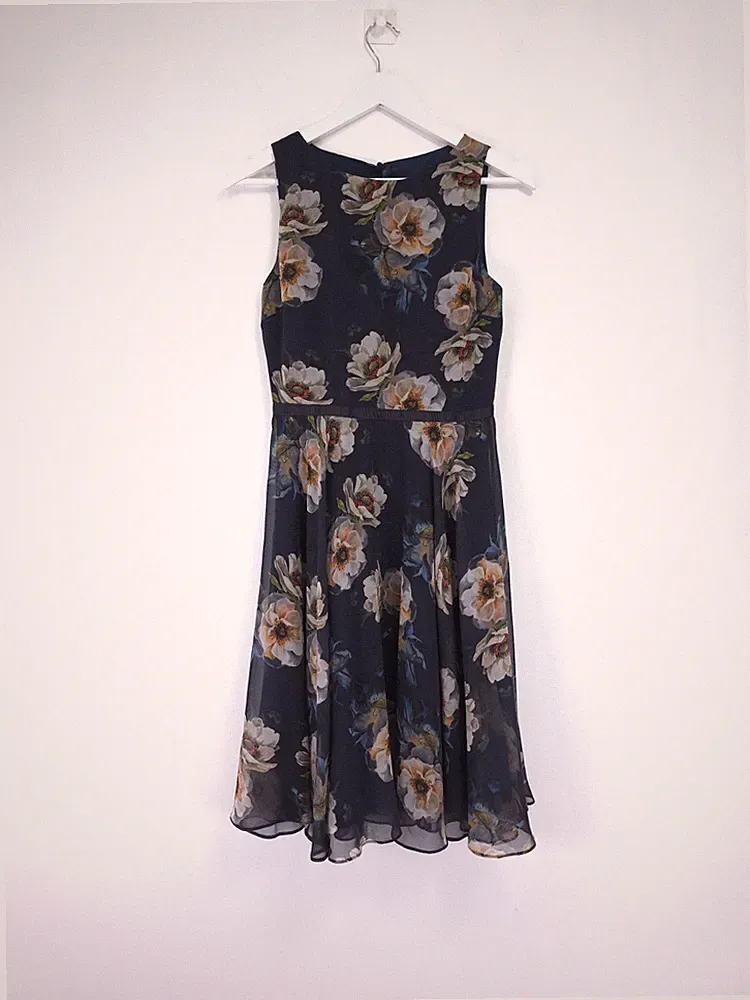 Hobbs Kleid Größe 8 marineblau Ava Blumen Blumen Anlass formell Hochzeit Gast Abend