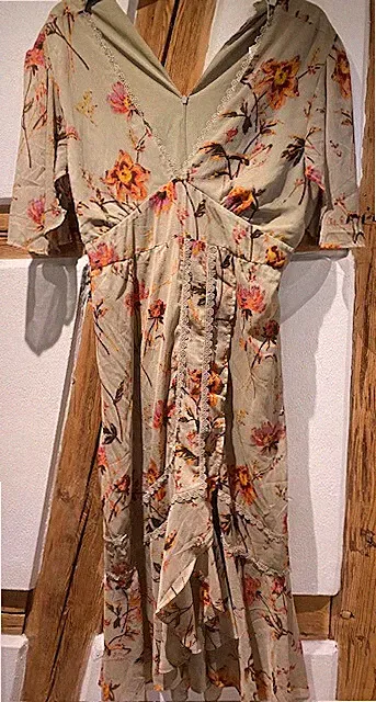 Hope & Ivy Damen Blumen Kleid Gr. 14 / DE 40 Neu mit Etikett