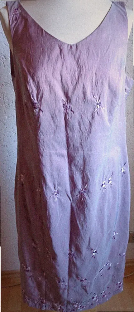Hübsches Kleid Gr. 40 Achsel W 51 cm Lä. 104 cm