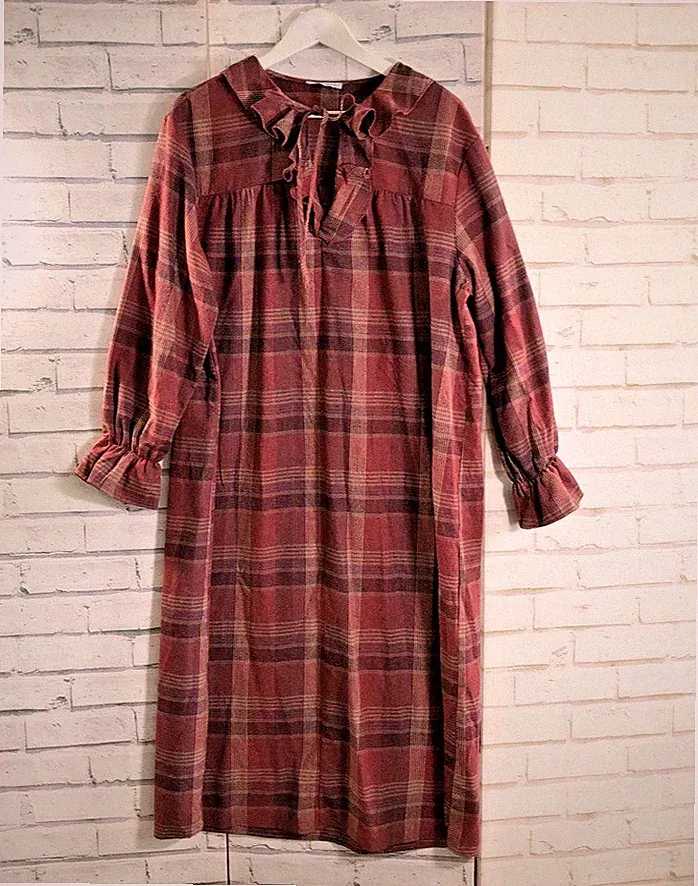 ilay/GARMENTS kariertes Kleid weinrot kariert Hängerchen Midi Rüschenausschnitt Gr. M Lagenlook B