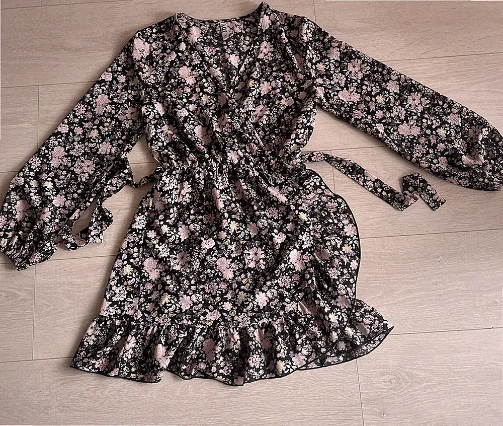 JDY Damen Kurzkleid Blumenmuster Schwarz Gr.34 Langarm Rüschen