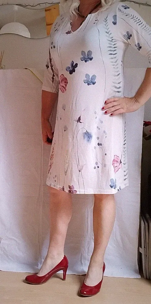 Jerseykleid Shirtkleid Gr. 42/46 XL Stretch, A-Linie, Blumendruck, neu!