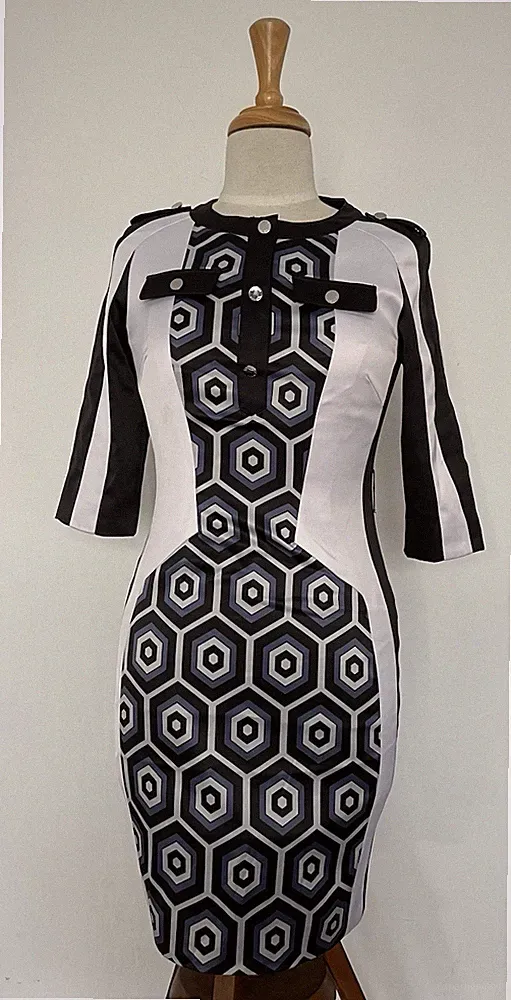 Karen Millen Etuikleid knie-lang 3/4 Ärmel geometrisch sw/bl Knöpfe Gr. 38
