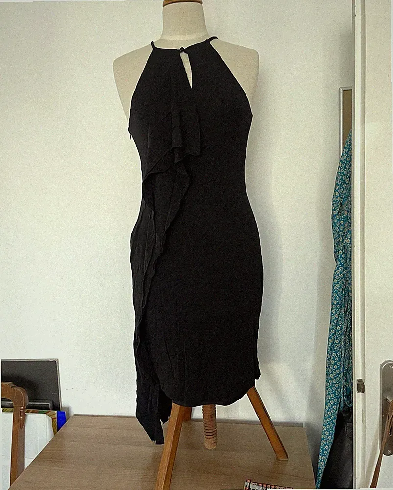 Karen Millen Etuikleid knie-lang Neckholder Chiffon schwarz Rüschen Gr. 40