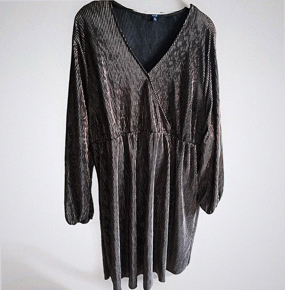 Kiabi Damen Kleid 3XL Braun A-Linie Midi Plissee Glitzer V-Ausschnitt