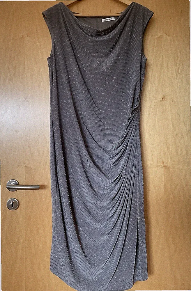 Kleid 46 Grappa Polyester Silbergrau Glanzstreifen Raffung Ärmellos Midi