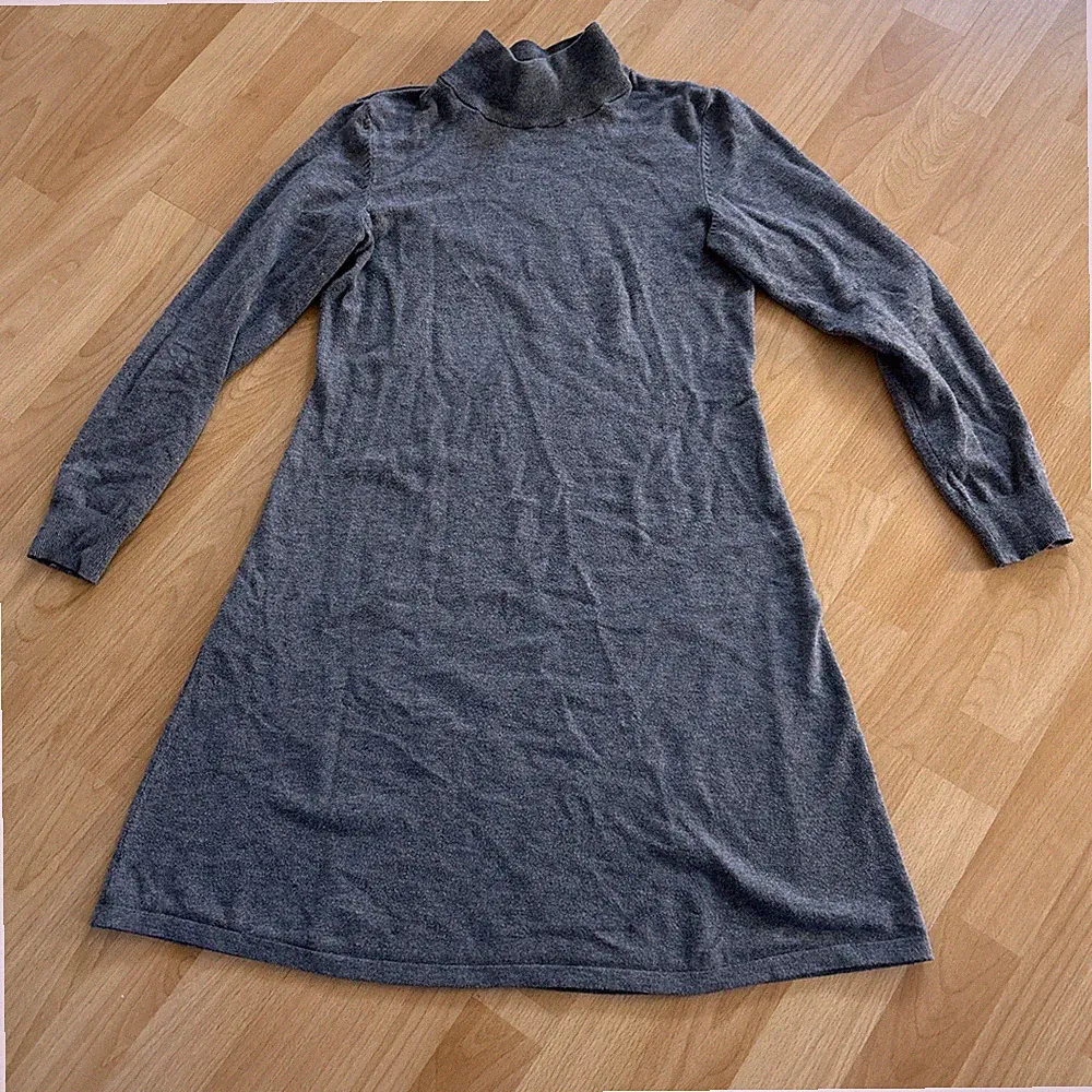Kleid A Linie Rollkragen, Grau, M, Knielang
