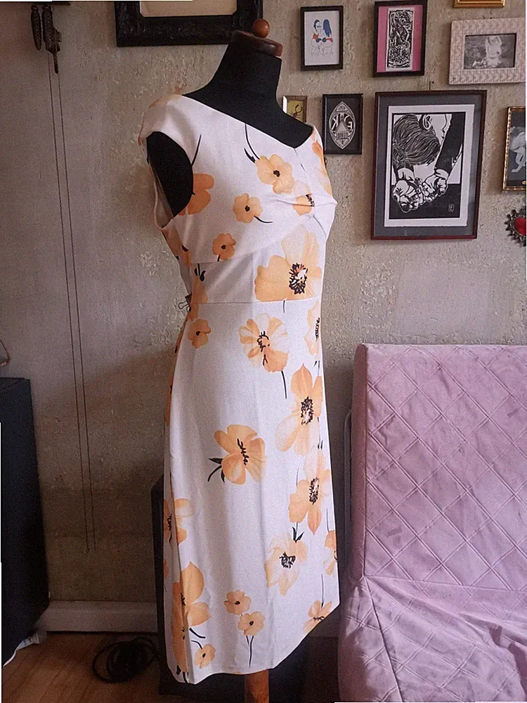 Kleid Belle Poque 2XL weiß Blumen Etuikleid Pencil Stretch ungefüttert Sommer