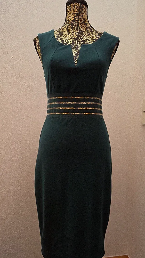 Kleid Bodyflirt Gr 36, dunkel grün Etuikleid, Taillierte Form