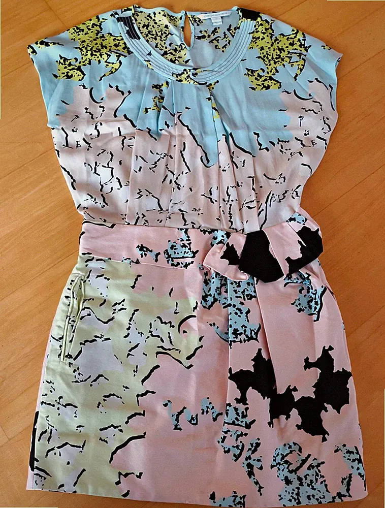 Kleid, Diane von Furstenberg, Seide, mehrfarbig abstrakt, Gr. L, Kurzarm