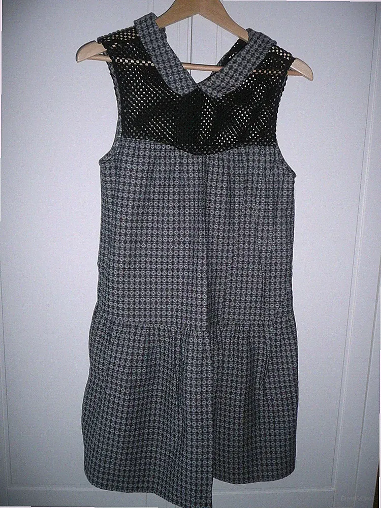 Kleid Dress mit Häckeleinsatz und Volant grau schwarz kariert Gr 38 NEU