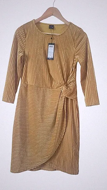 Kleid, Echte Mode, Farbe Gold.