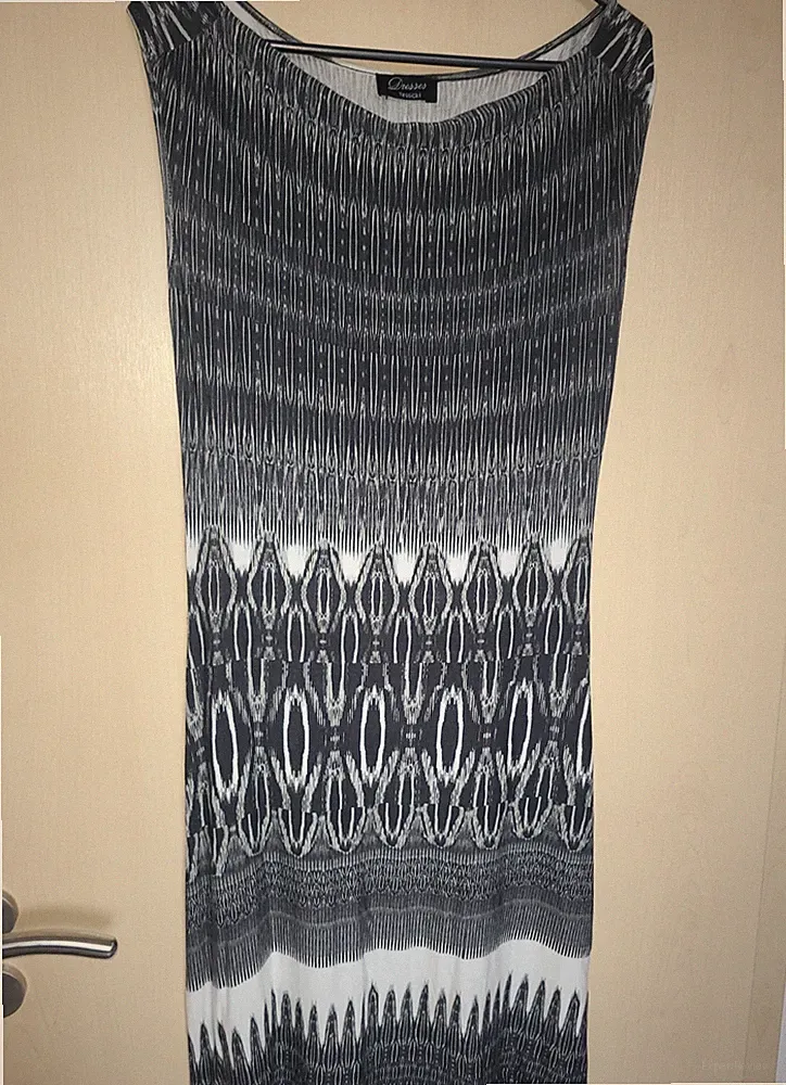 Kleid enganliegend Gr.40 von C&A