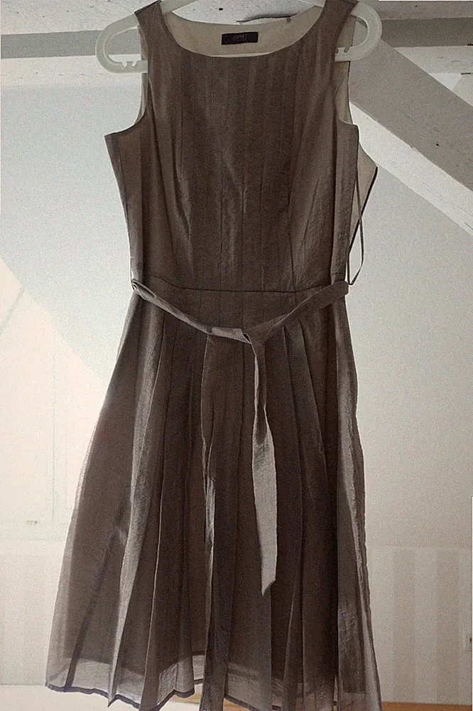 Kleid ESPRIT Gr. 36 Hellbraun glitzernd Etuikleid