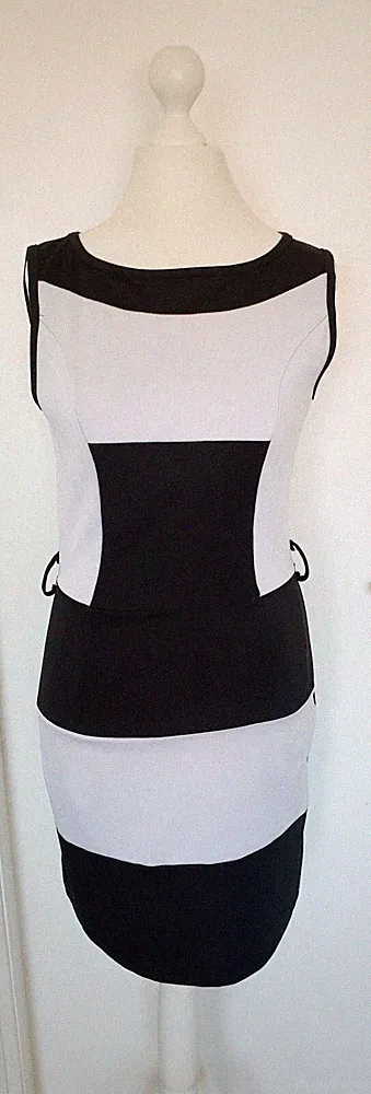 Kleid Etuikleid Exsy Italia schwarz weiß wadenlang Größe M evtl L Made in Italy