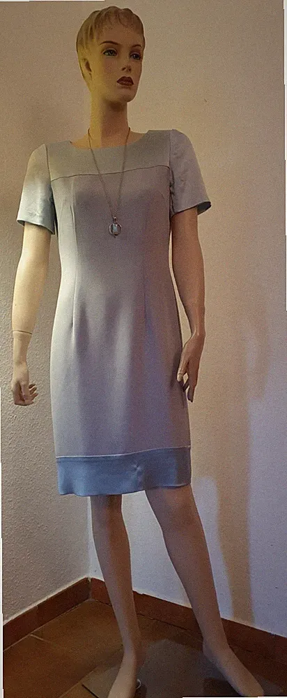 Kleid Etuikleid Gr. 36 CARMEN MELERO hellblau