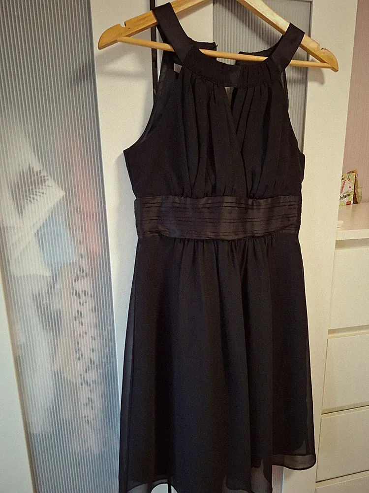 Kleid für Damen/ Größe 36/ Marke S.Oliver/ Farbe Schwarz/feierliche Anlässe
