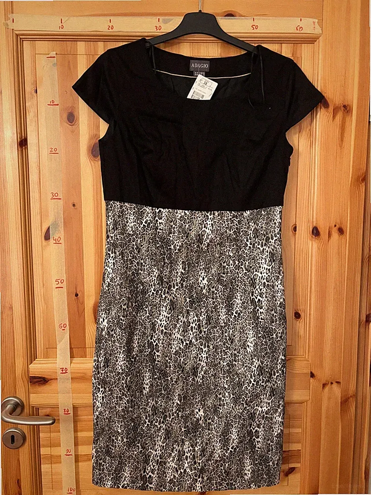 Kleid, Gr. 38, Baumwolle 97%, Elastan 3%, mit Futter, Origpreis 70 eu