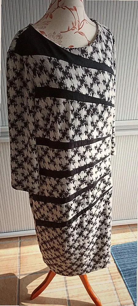 Kleid Gr. 44 / UK 18