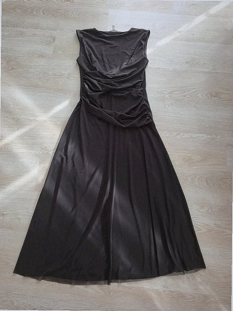 Kleid H&M. Gr.M. Dunkelbraun. Top! Drapiert. NP 40€