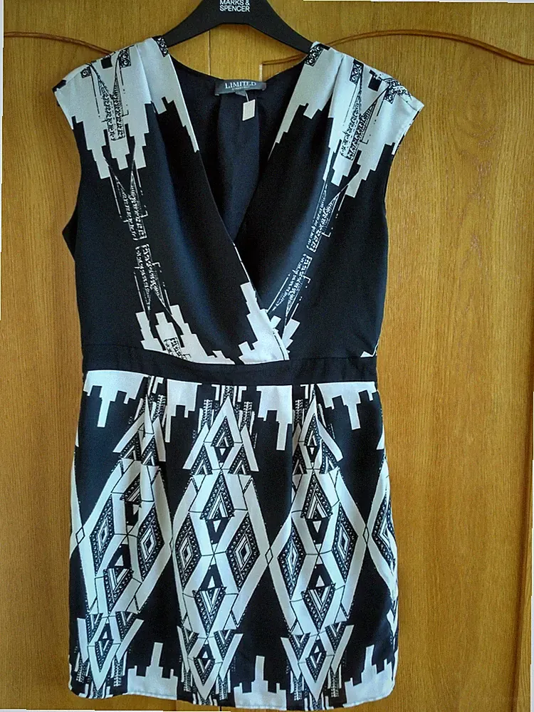 Kleid in Gr. 38 von Marks&Spencer (UK 12), schwarz & weiß, gemustert, NEU