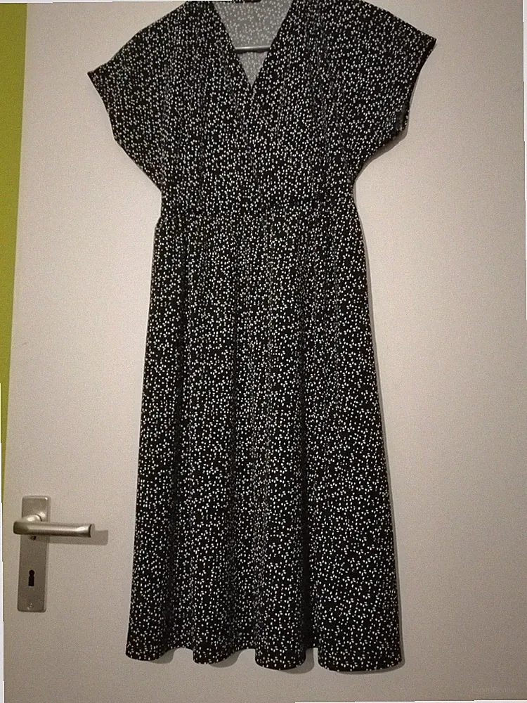 Kleid Midi A-Linie gepunktet Tupfen Gr. 38 -40 schwarz Kurzarm