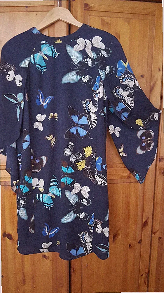 Kleid mit Fledermausärmel , Gr. 36