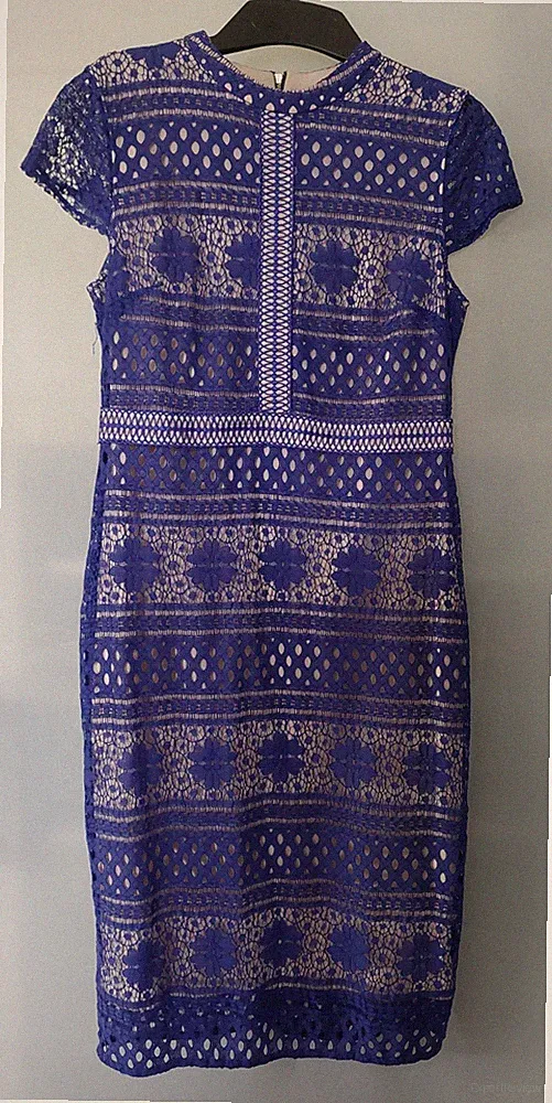 Kleid mit Häckelmuster