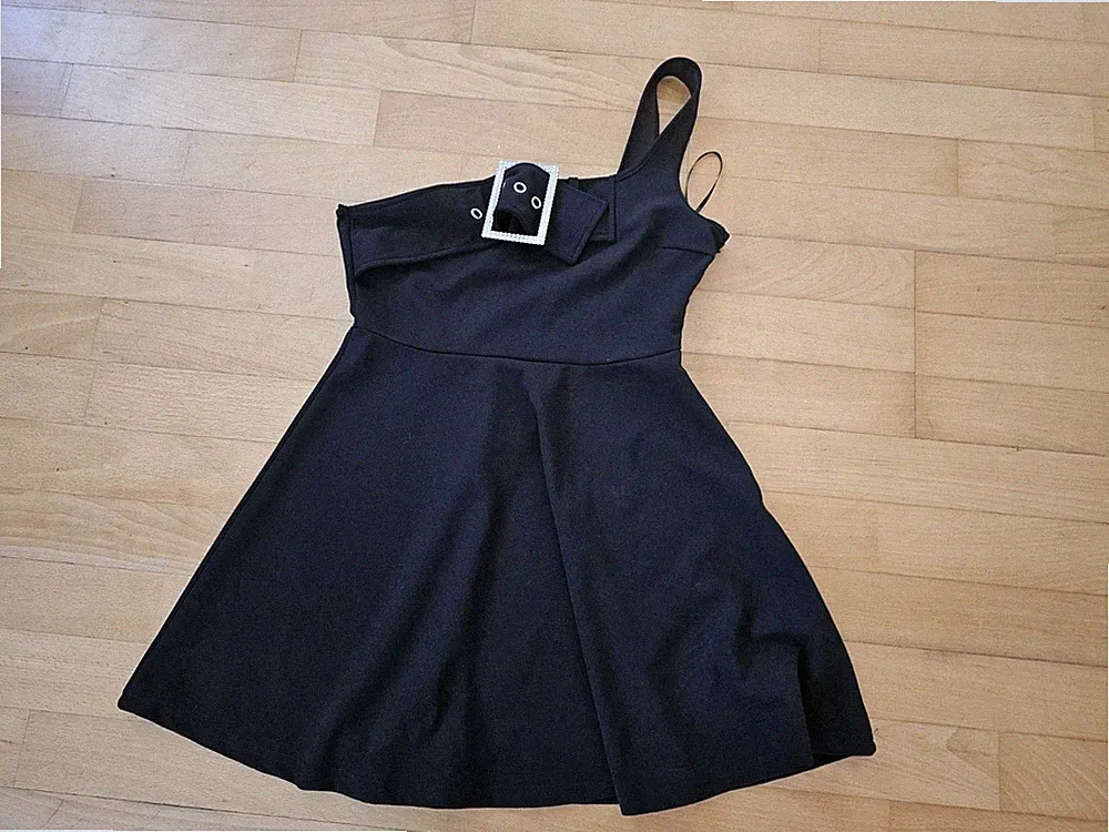 Kleid Schulterfrei Gr. M 38 Schnalle One Shoulder Asymmetrisch Schwarz NEU Sexy