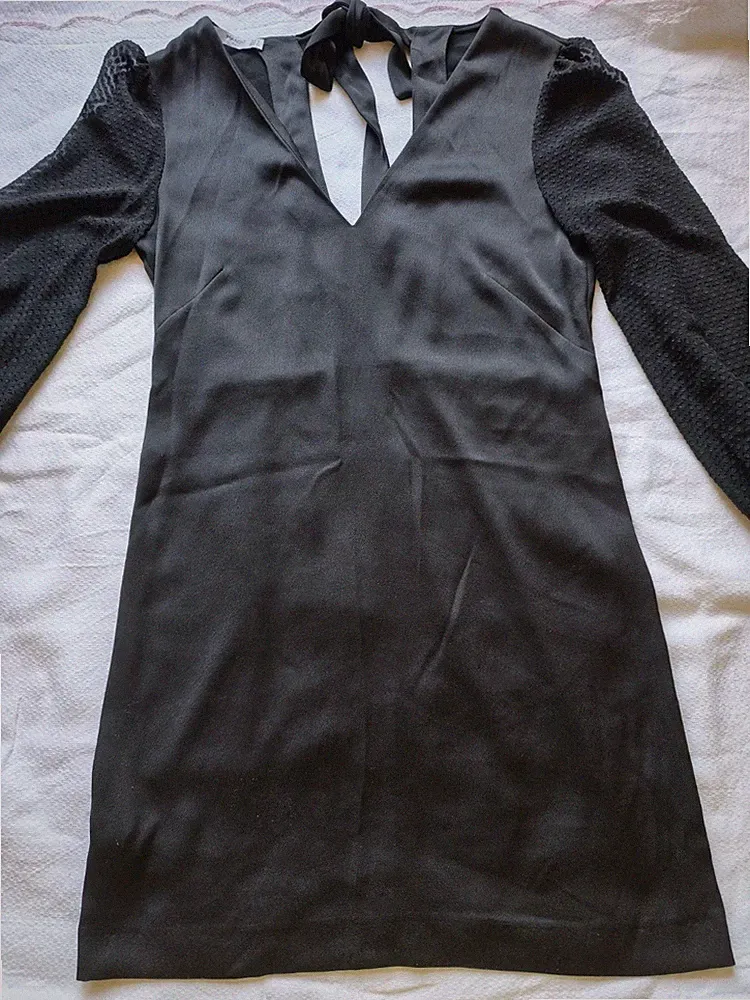Kleid schwarz MANGO Minikleid elegant Puffärmel Plumetis Schleife Rücken S