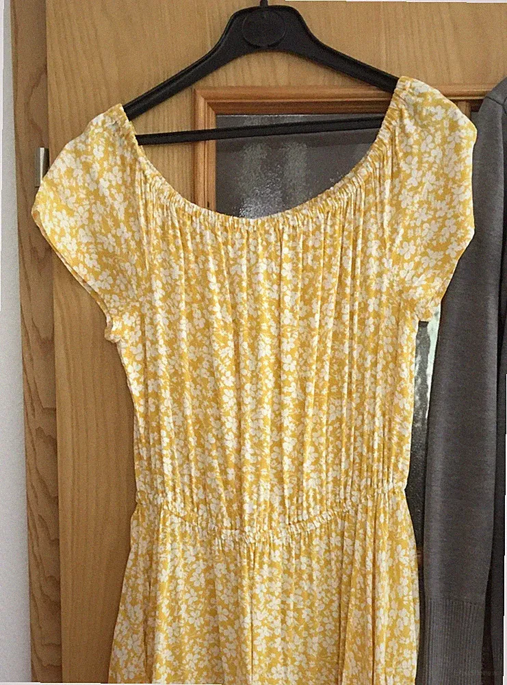 Kleid Sommerkleid Größe M 38 Gelb Weiss Geblümt Viskose Carmen Neuwertig