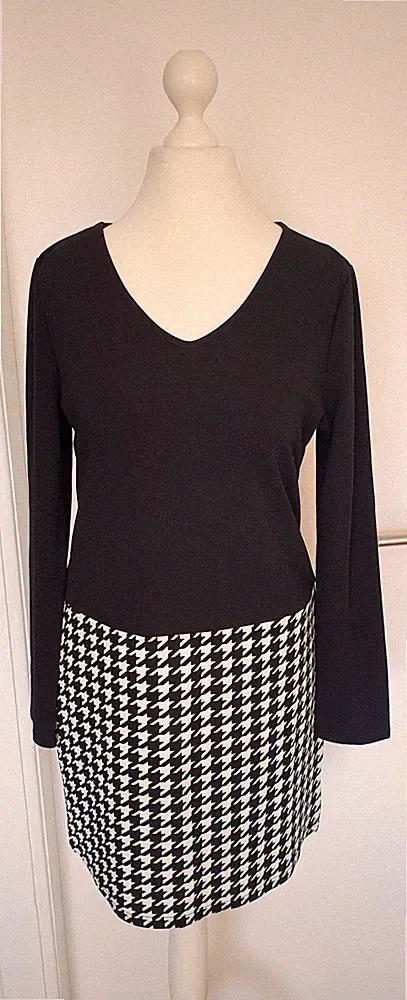 Kleid Stoffkleid schwarz weiß Rockteil Muster Hahnentritt kariert Gr L knielang