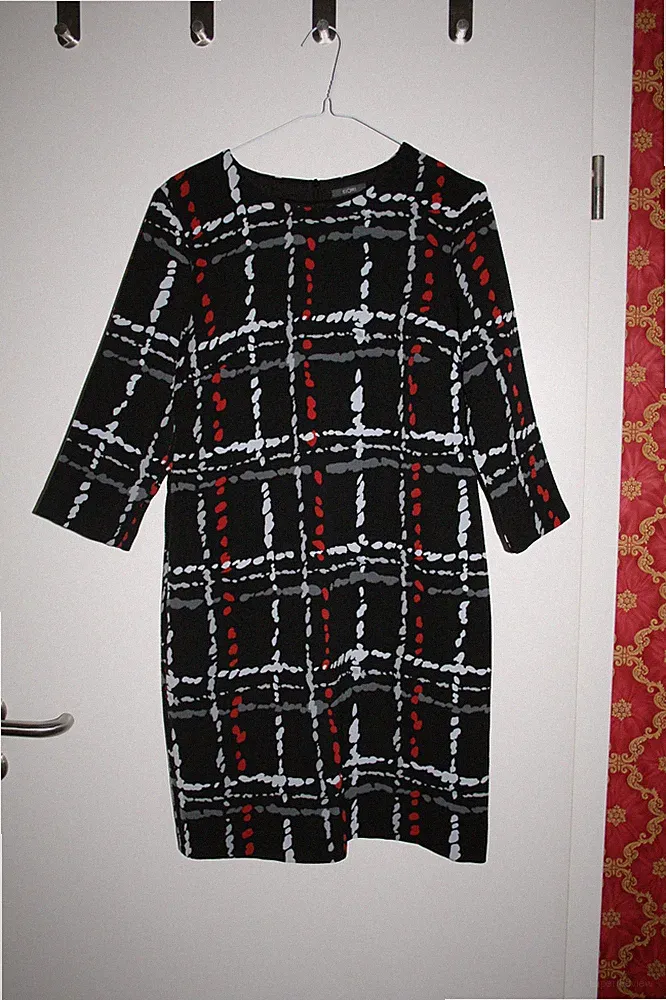 Kleid von KIOMI Gr. M (36/38) wie NEU gerade geschnitten