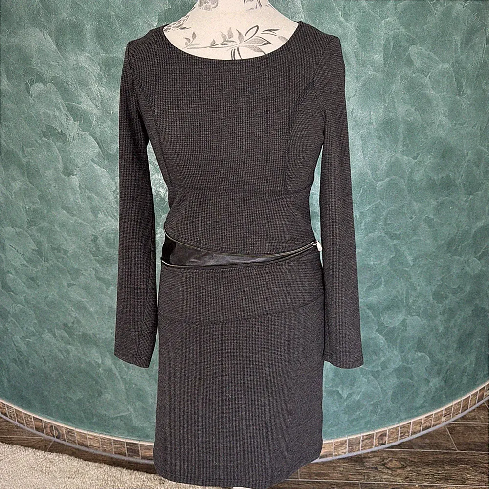 Langärmliges Kleid Größe 38 In grau