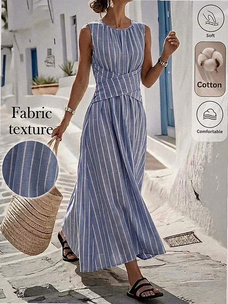 Langes Damenkleid in Blau mit Rundkragen und A Linie