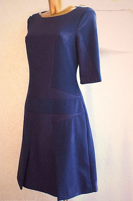 Laurel Kleid dunkel-blau gr 36 top zustand mit Schurwolle A-linie