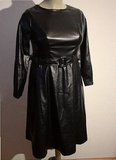 Leder Imitat Kleid Schwarz schwingende A-Linie mit Gürtel Größe XL NEU