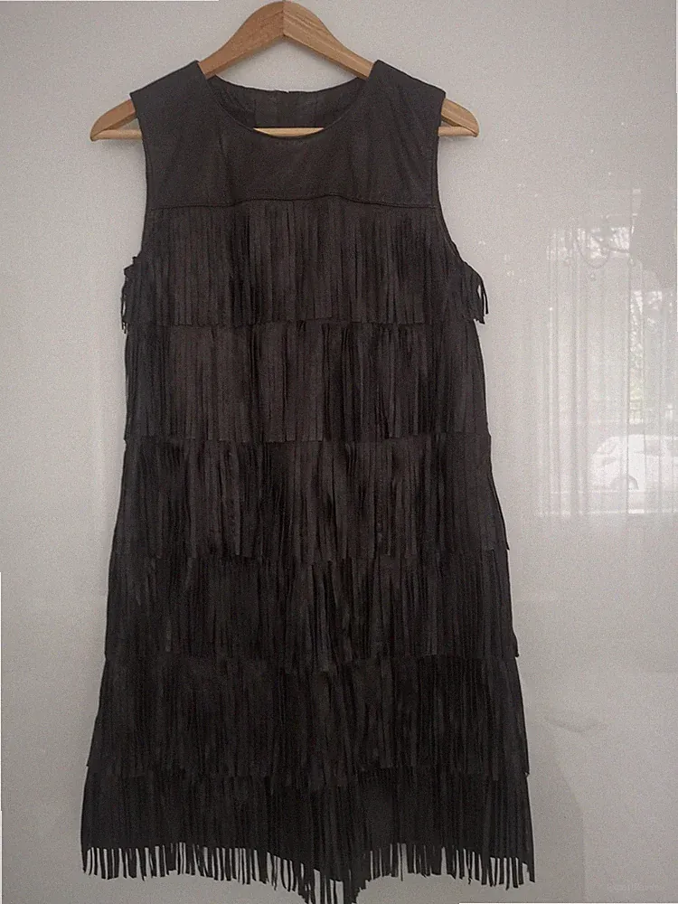 Lederkleid von Apart mit Fransen und Innenfutter. Gr. 40(38)