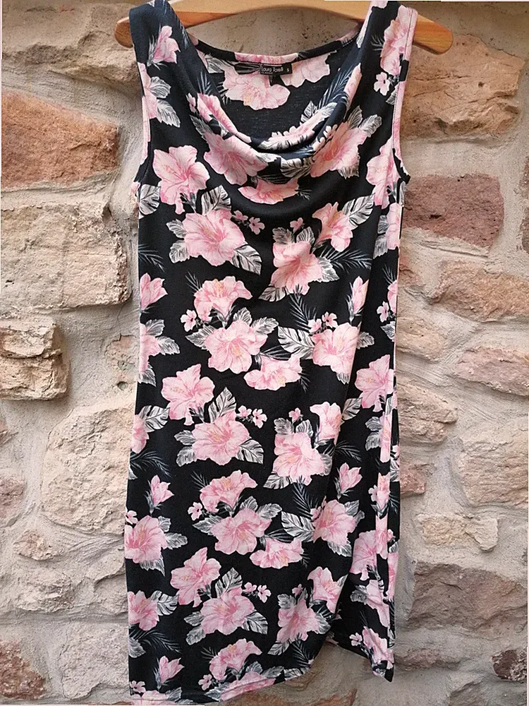 🌸 leichtes Etui Damenkleid Wasserfall Ausschnitt Gr. S schwarz Hibiskusblüten