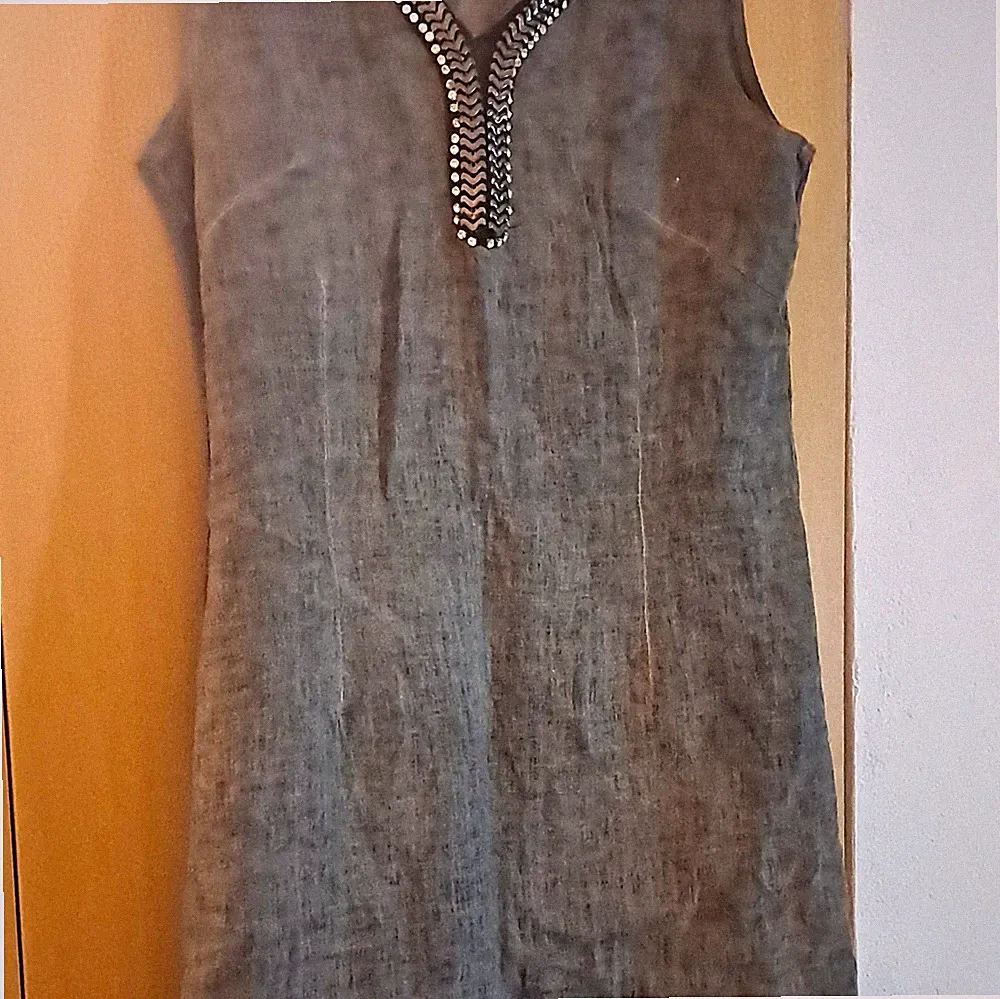 Lina Tomei Damen Etui-Kleid Midi Leinen ärmellos V-Ausschnitt grau M