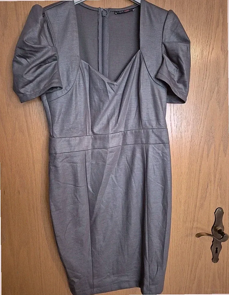 Love Label Damen Etuikleid Gr. 36 grau knielang Kurzarm Herzausschnitt ZIP