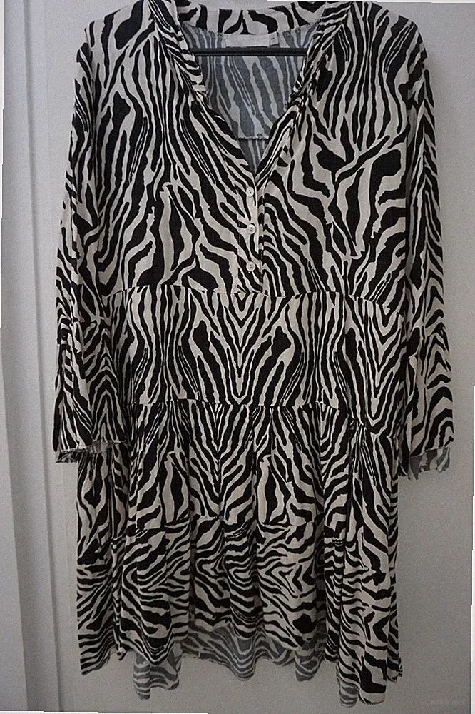 Made in Italy Boho Tunika Volant Kleid Schwarz Beige Zebra Motiv Gr 38-40-42-44